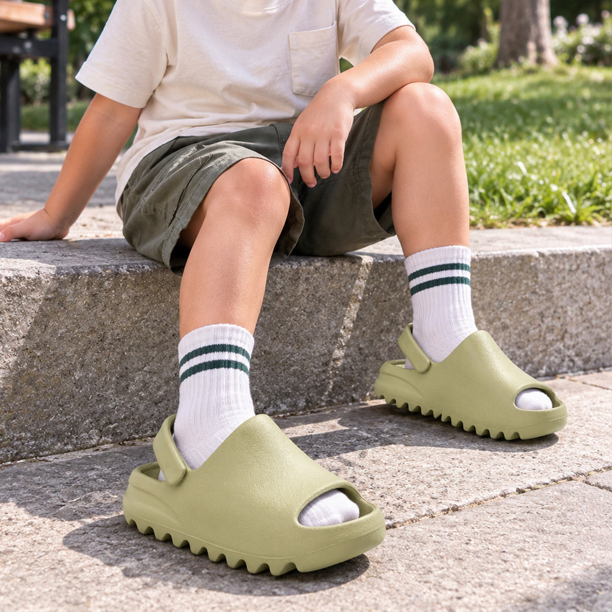 adidas Yeezy Slide Resin (Infants)