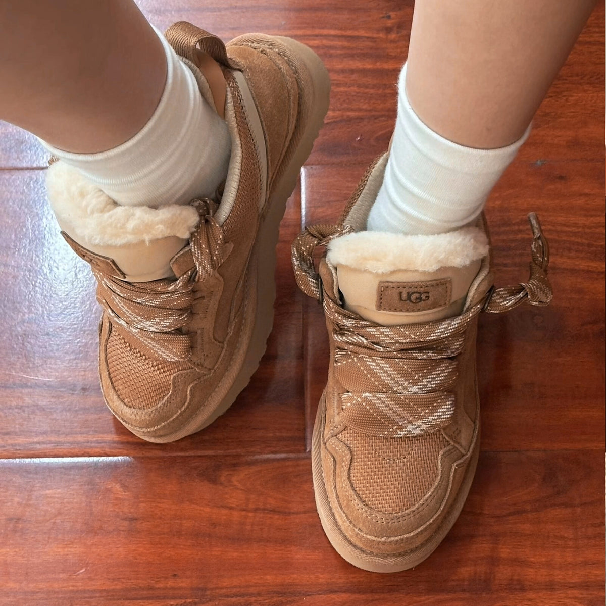 UGG Lowmel Chestnut (Women's)