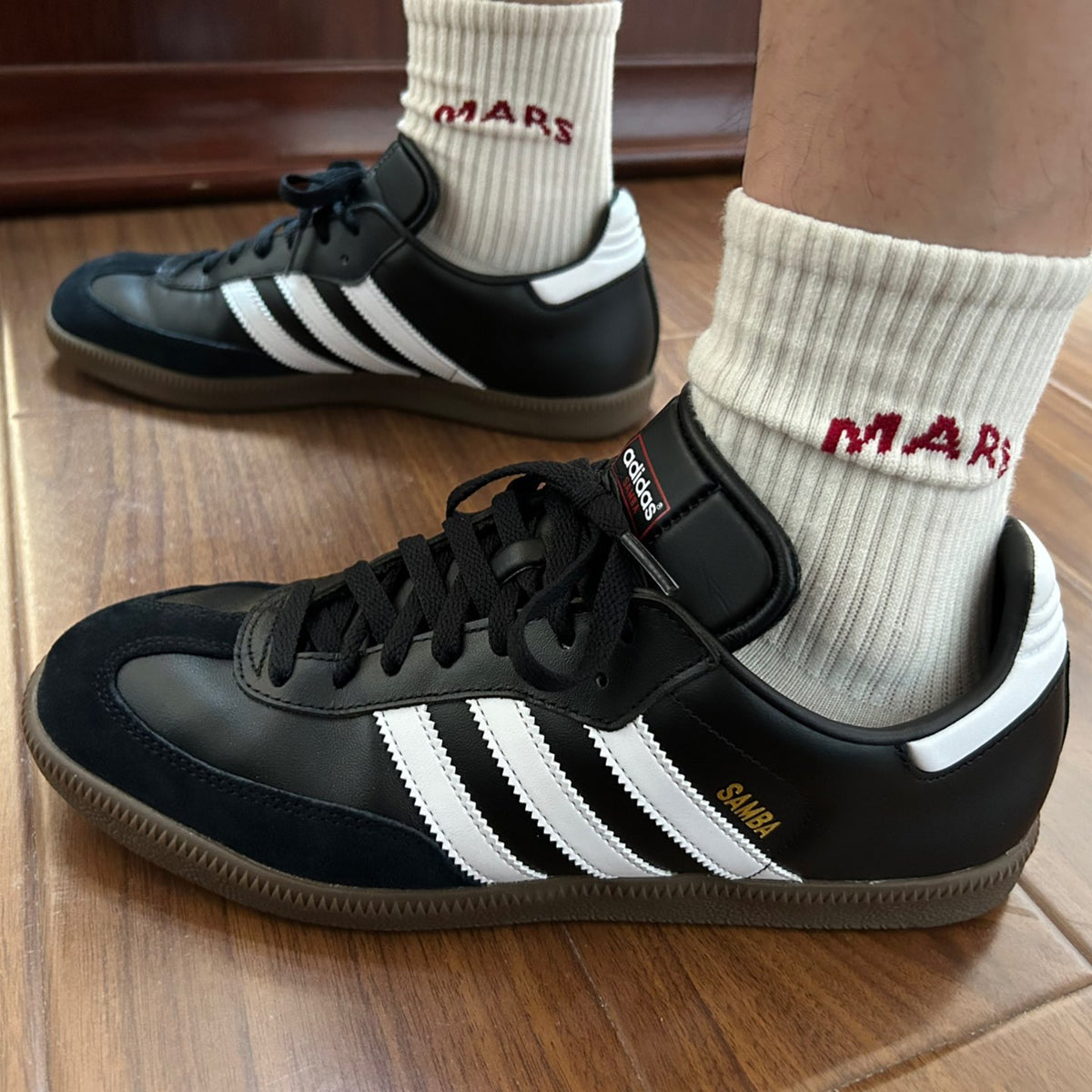 adidas Samba Indoor Core Black Cloud White Vivid Red