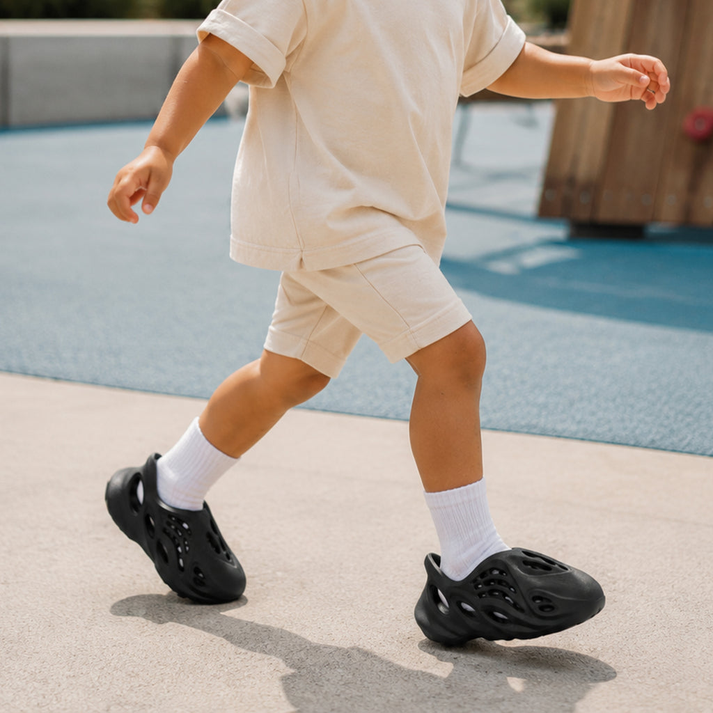 adidas Yeezy Foam RNR Onyx (Infants)