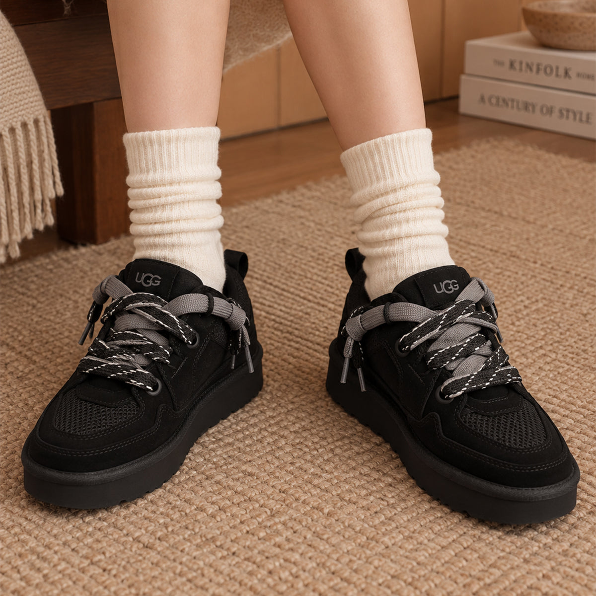UGG Lowmel Lo Black (Women's)
