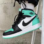 Jordan 1 Retro High OG Green Glow