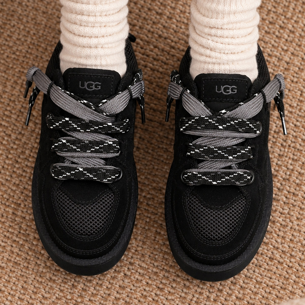 UGG Lowmel Lo Black (Women's)