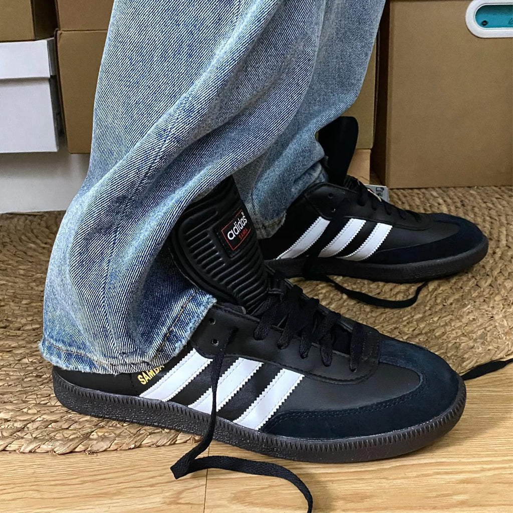 adidas Samba Indoor Core Black Cloud White Vivid Red