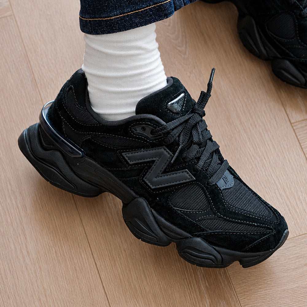 New Balance 9060 Triple Black