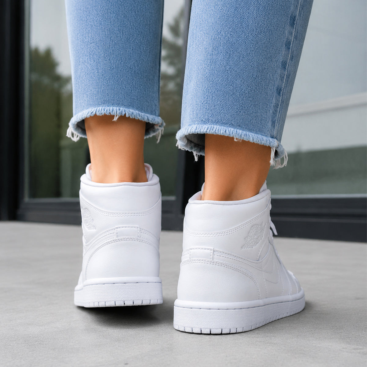 Jordan 1 Mid Triple White (2022) (Women's)