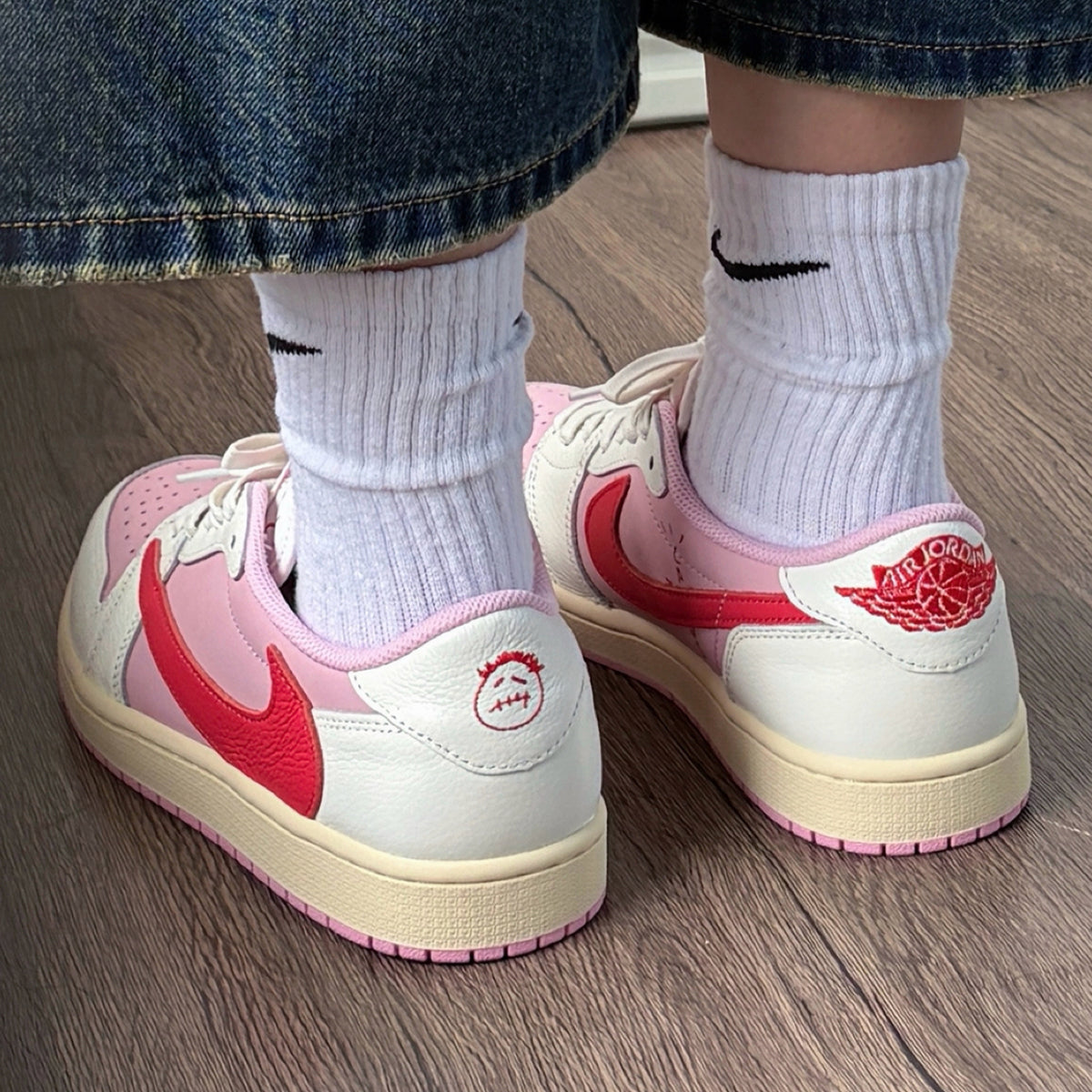 Jordan 1 Retro Low OG SP Travis Scott Sail Tropical Pink