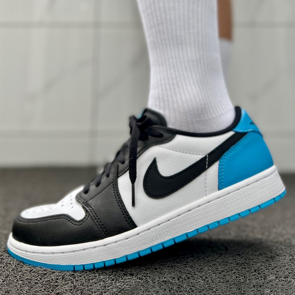 Jordan 1 Retro Low OG Black Dark Powder Blue