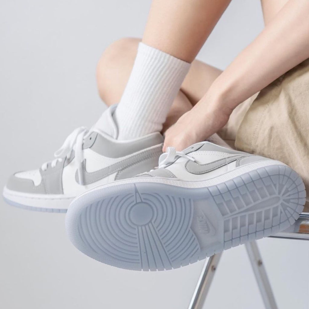 Jordan 1 Low Wolf Grey (Women's)