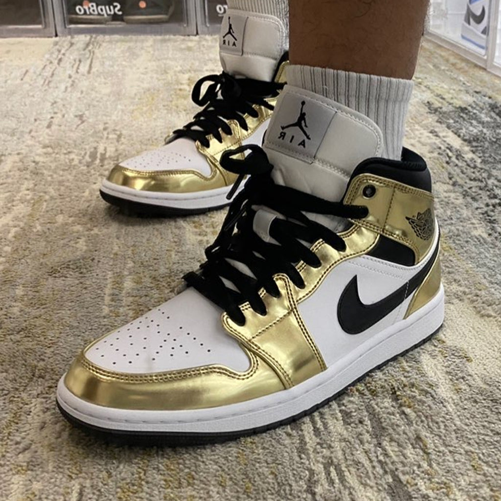 Jordan 1 Mid Metallic Gold Black White