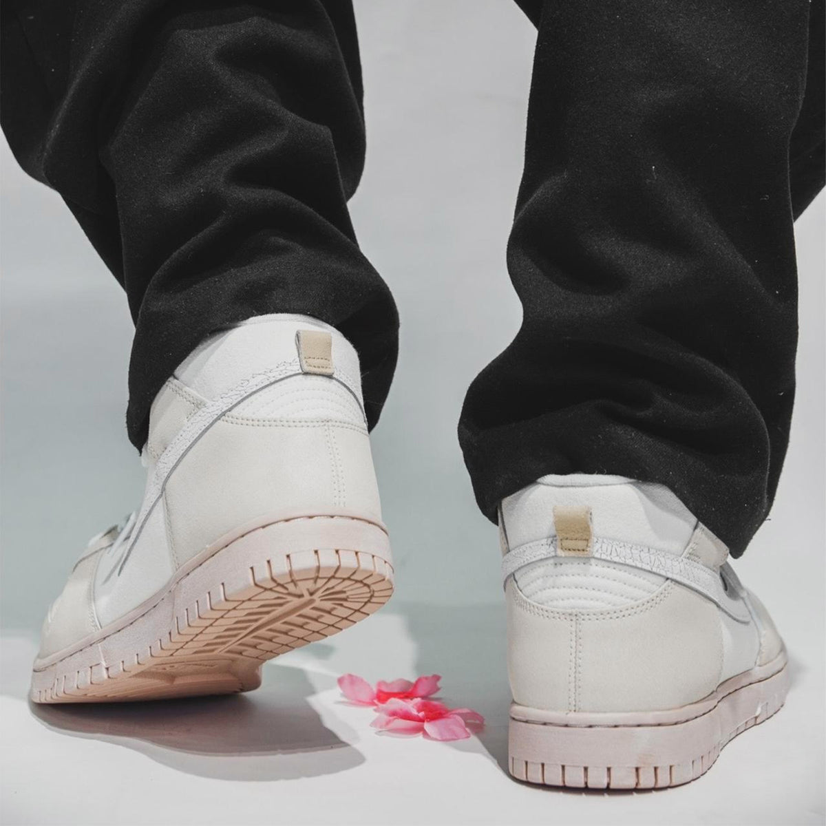 Nike Dunk High Retro PRM Cracked Leather Swoosh