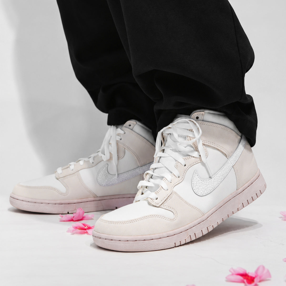 Nike Dunk High Retro PRM Cracked Leather Swoosh